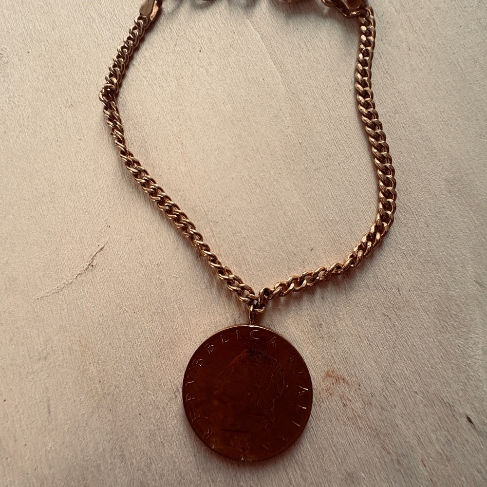 Classic Gold Coin Pendant bracelet for Women